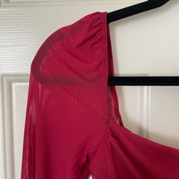 Princess Polly sheer red off the shoulder crop top small - Picture 4 of 5